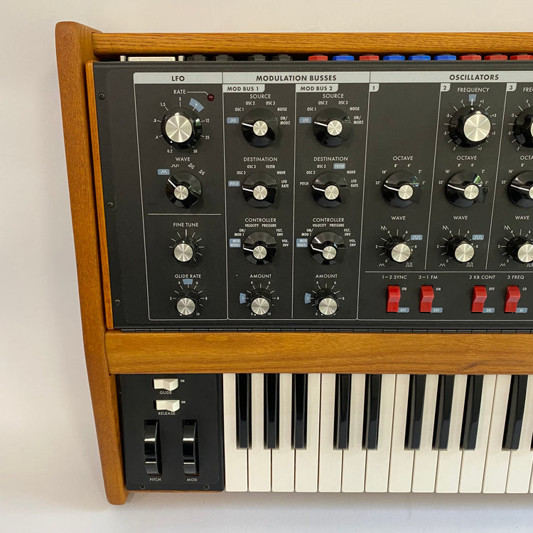 Moog Minimoog Voyager Old School - Voyager OS