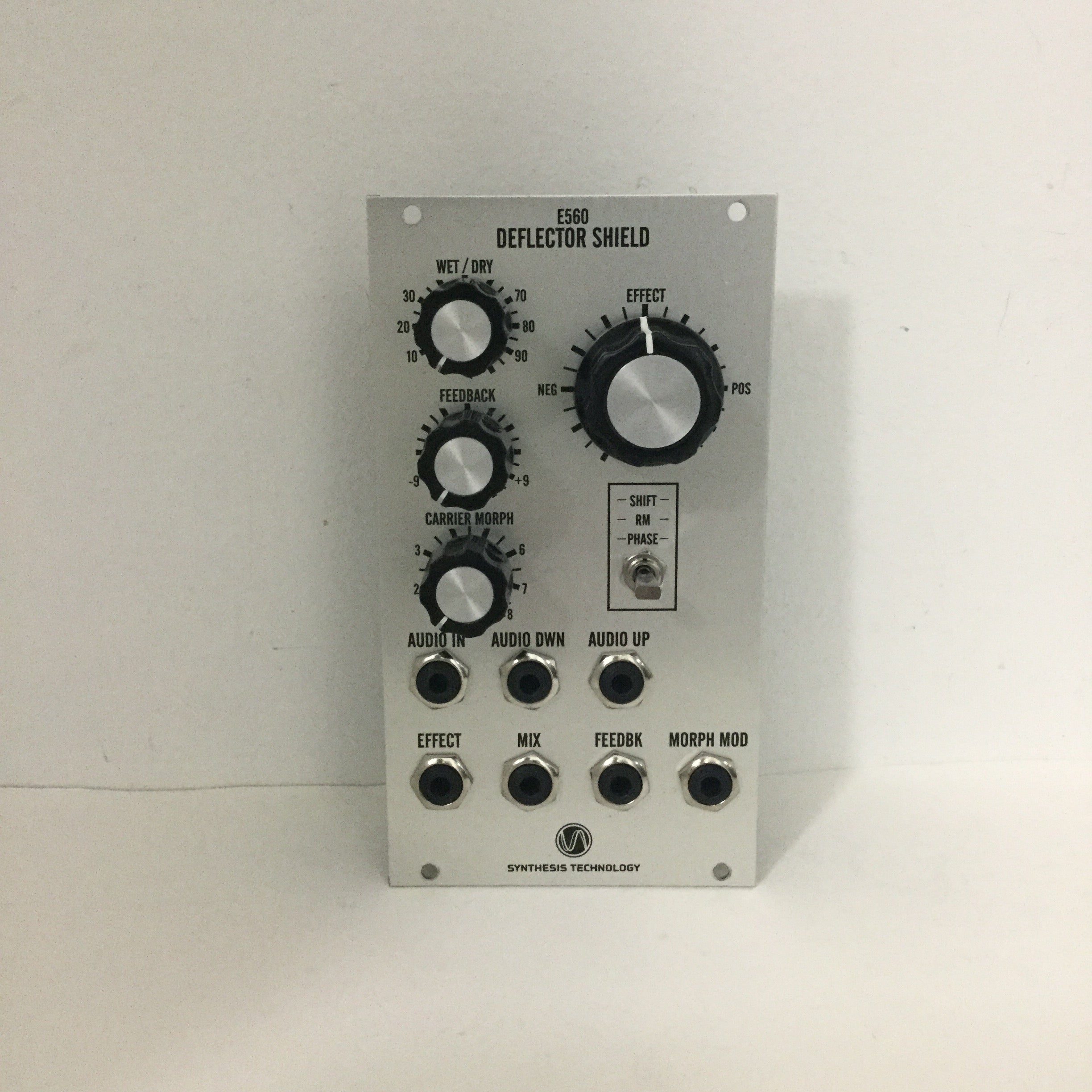 E560 Deflector Shield モジュラーシンセ E560 Frequency Shifter - Carrier Morph Exploration - YouTube