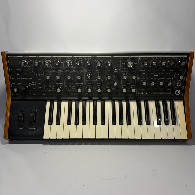 Moog Sub 37