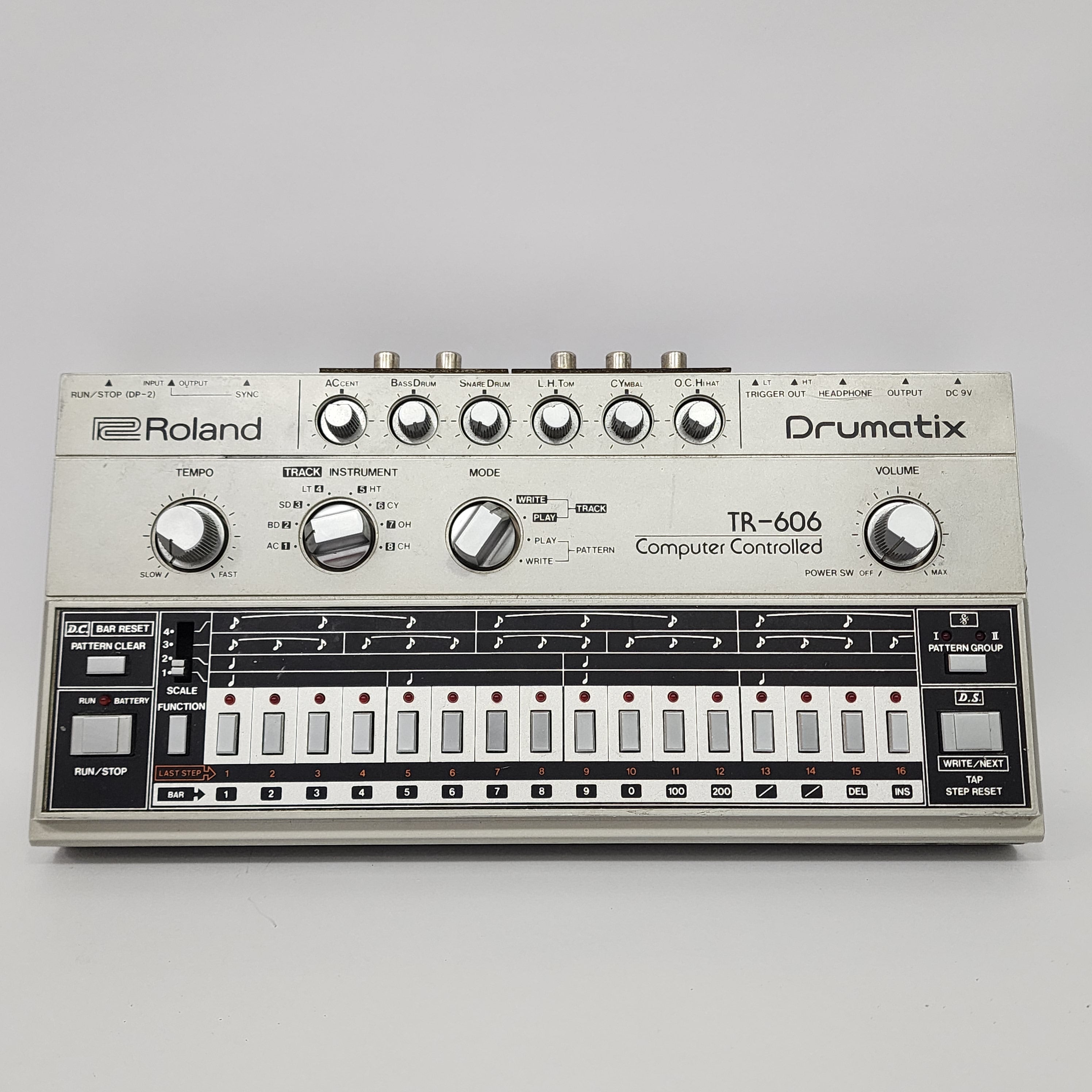 Roland TR-606 Drum Machine with Individual Outs and Tom Pitchbend Mods