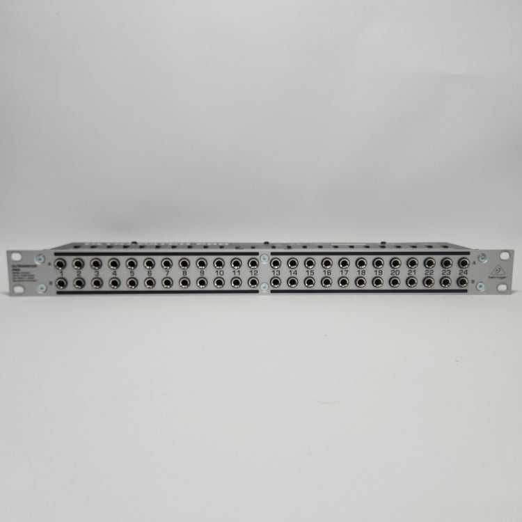 Behringer PX3000 Ultrapatch Pro Patchbay