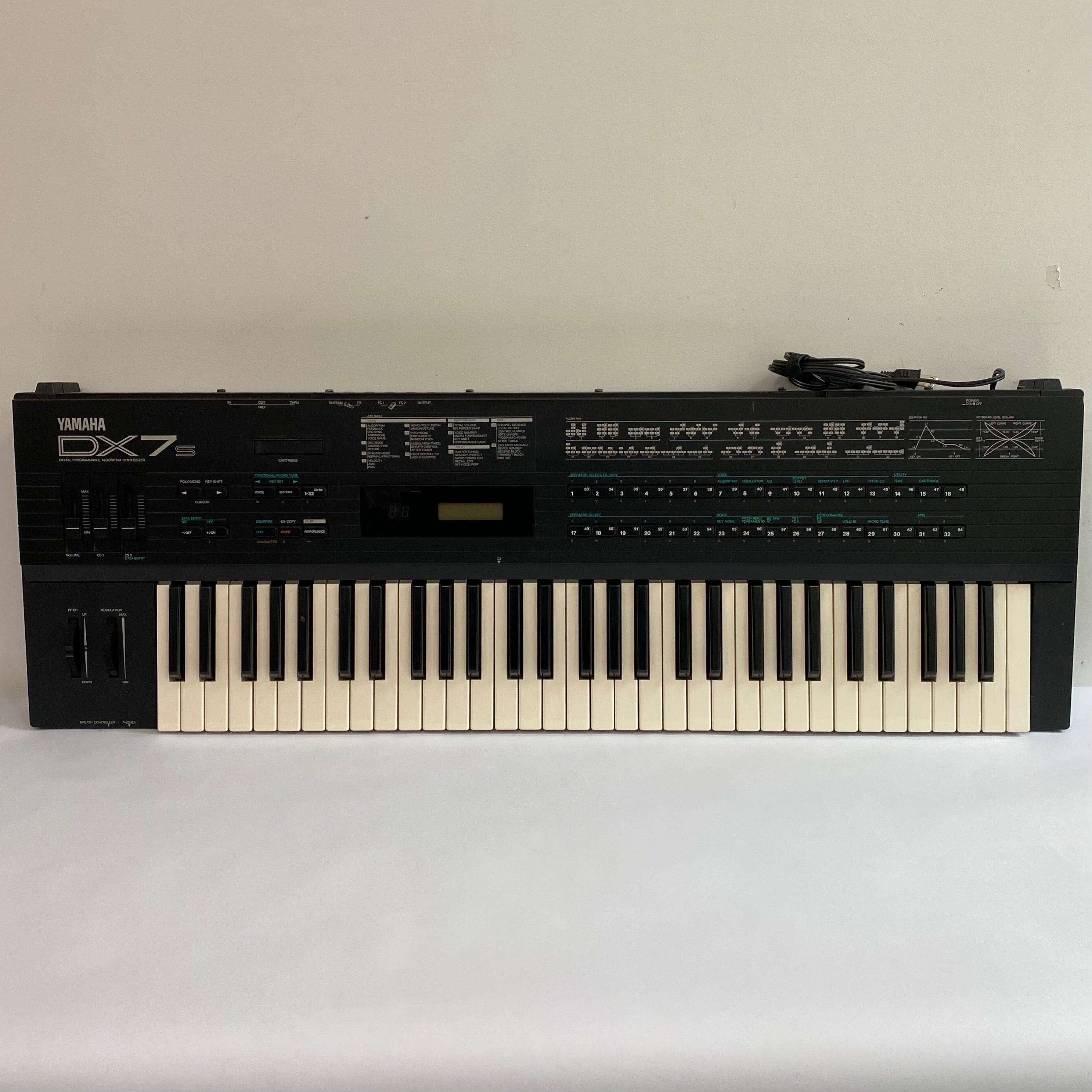 Yamaha DX7s w/ Travel Bag