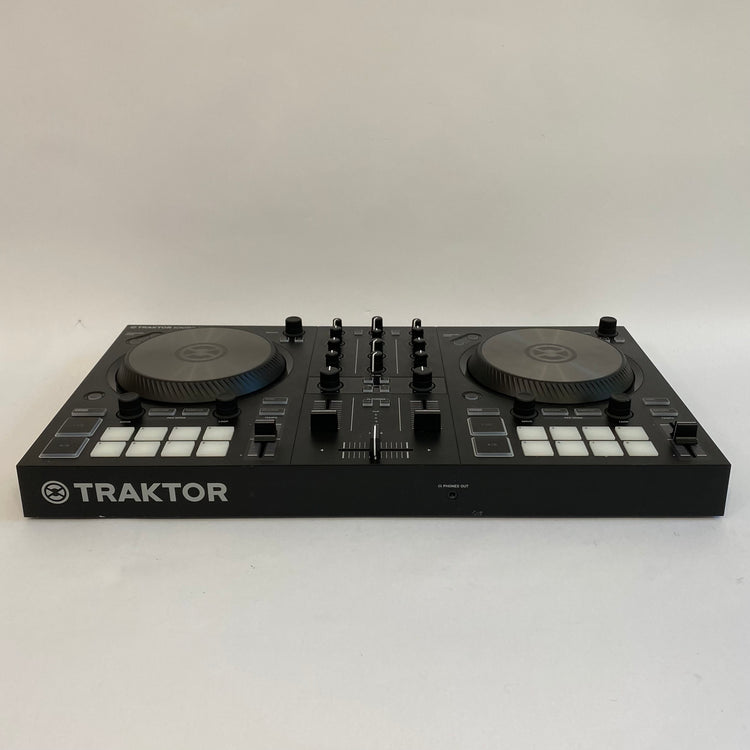 Native Instruments Traktor Kontrol S2 MK3 with Decksaver Lid