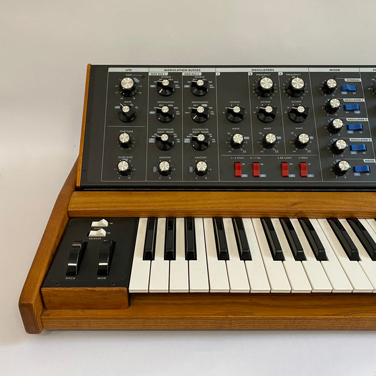 Moog Minimoog Voyager Old School - Voyager OS