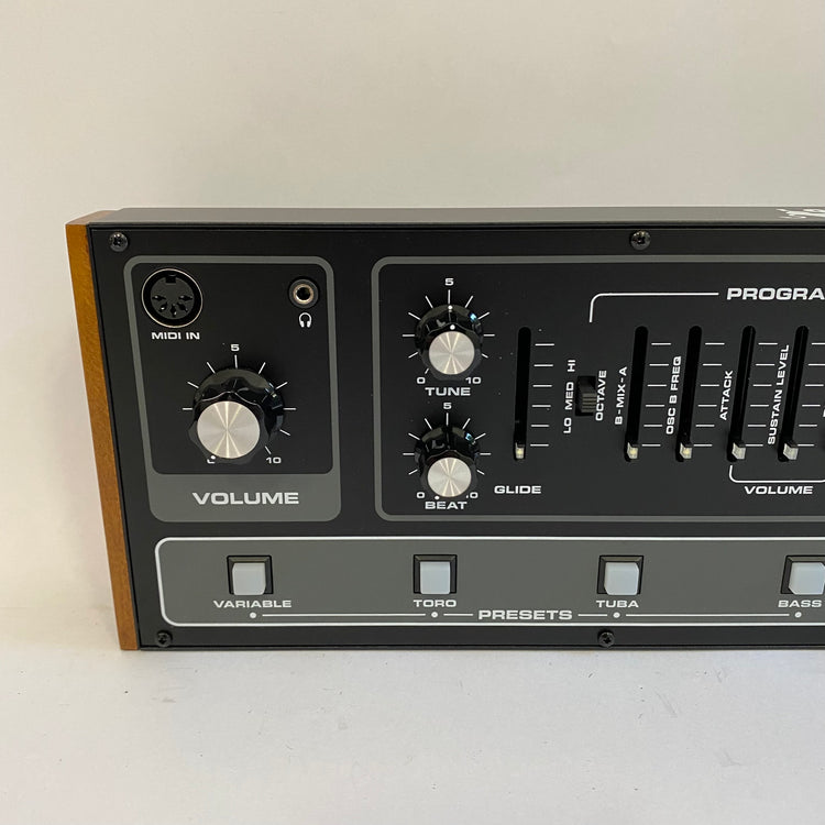 Behringer TORO Analog Bass Synthesizer