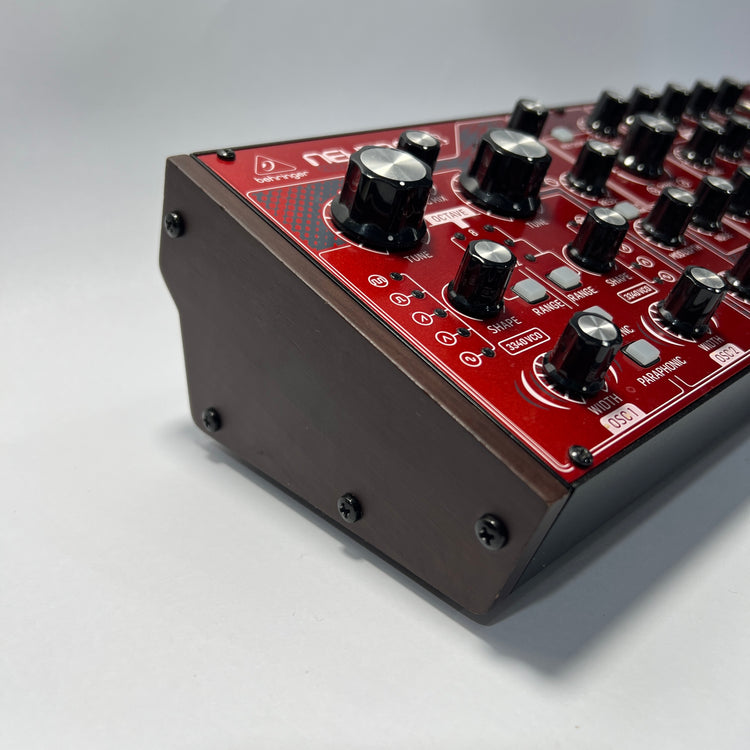 Behringer Neutron Paraphonic Analog and Semi-Modular Synthesizer