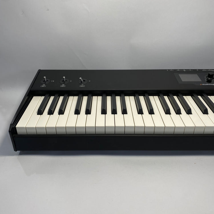 StudioLogic SL73 Keyboard with Stand
