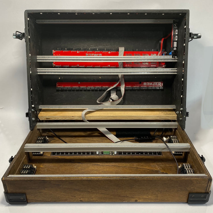 Case from Lake Custom 98 HP 13U Eurorack Case w/ Befaco Power Supply
