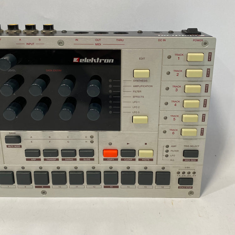 Elektron MonoMachine SFX-60 MKII with Decksaver Lid