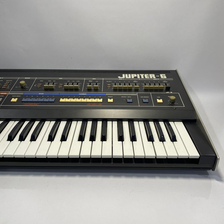 Roland Jupiter-6 with Flight Case and FV-200 Expression Pedal