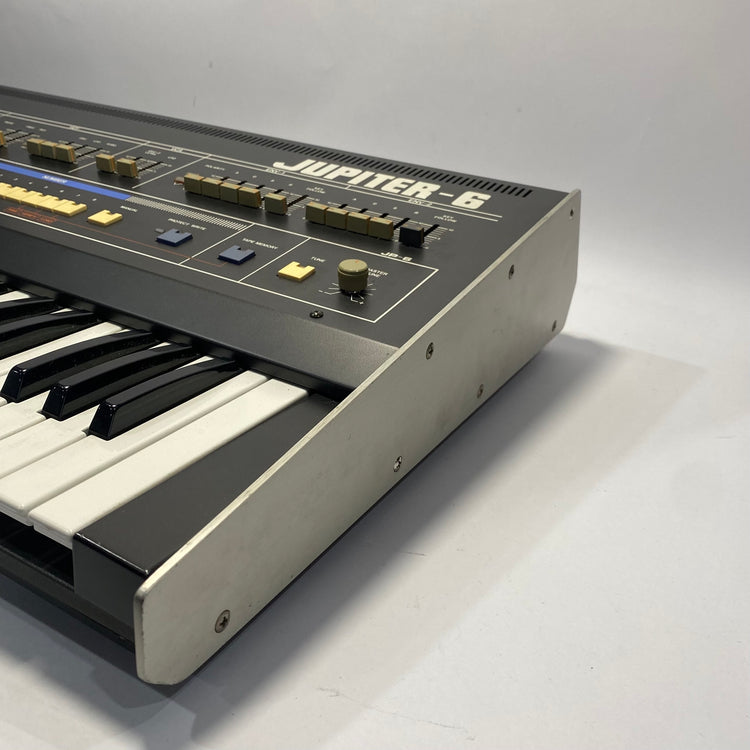 Roland Jupiter-6 with Flight Case and FV-200 Expression Pedal