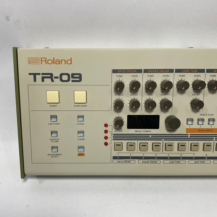 Roland TR-09