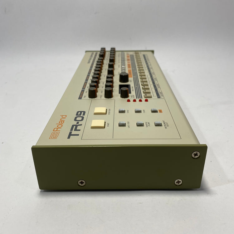 Roland TR-09