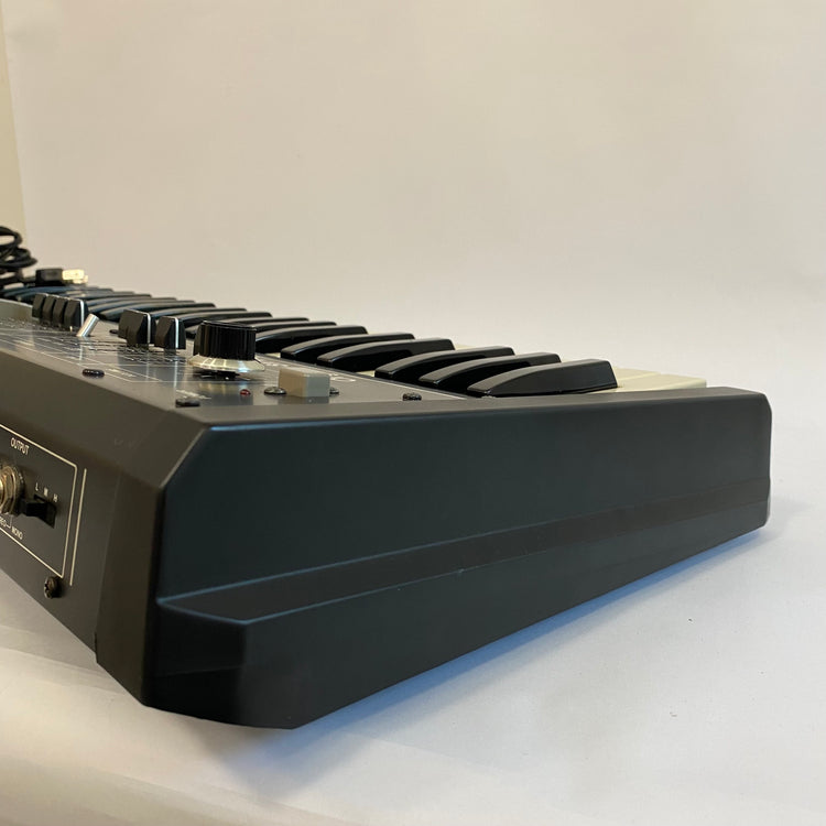 Roland RS-09 Organ String Keyboard with Original Case