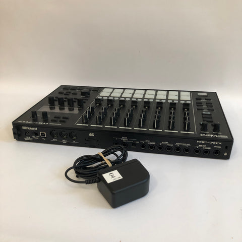 Roland MC-707 8-track Groovebox