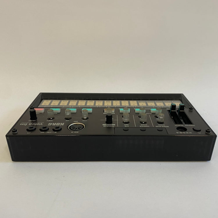 Korg Volca FM with Retrokits RSK-002 Smart Midi Cable