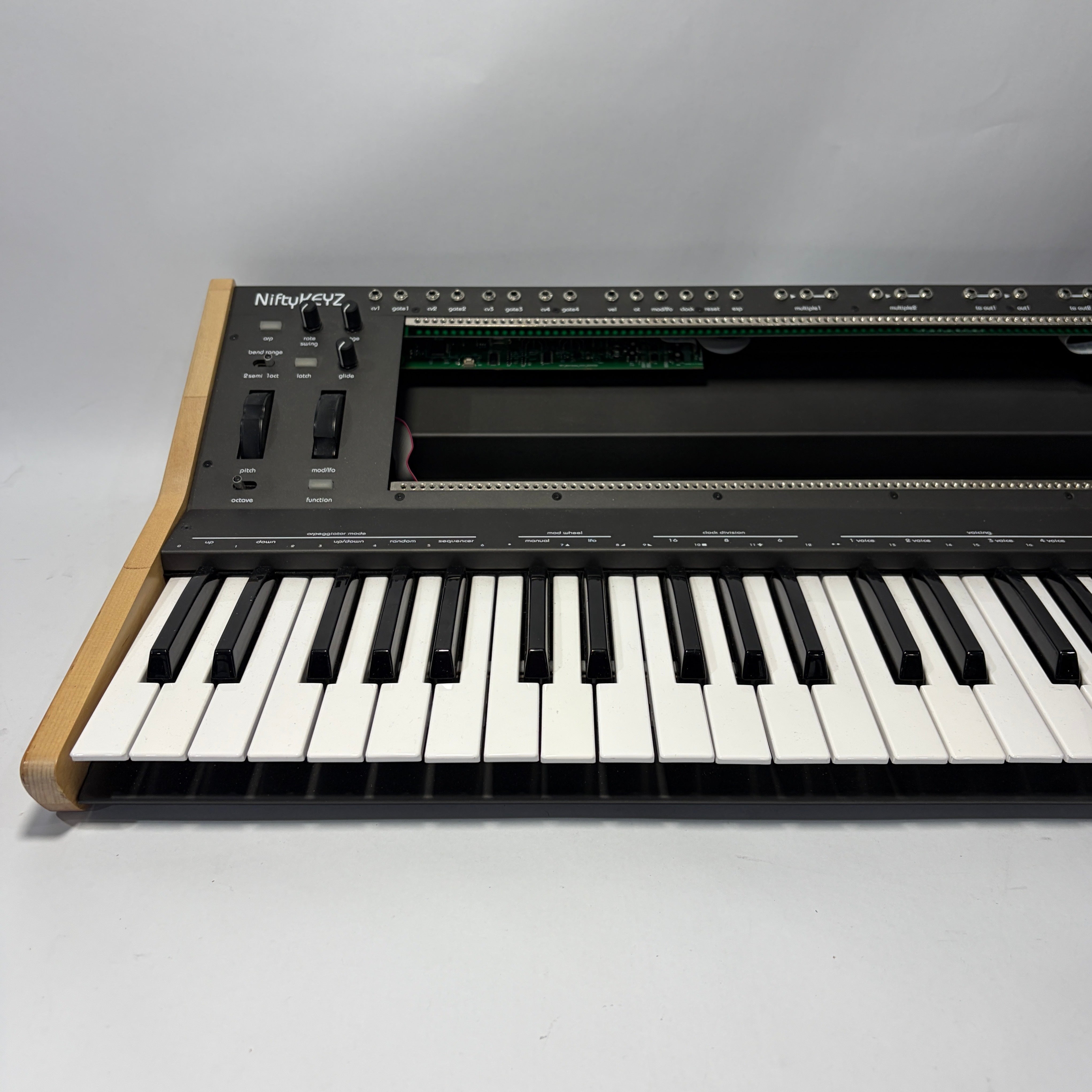 Used Cre8audio NiftyKEYZ