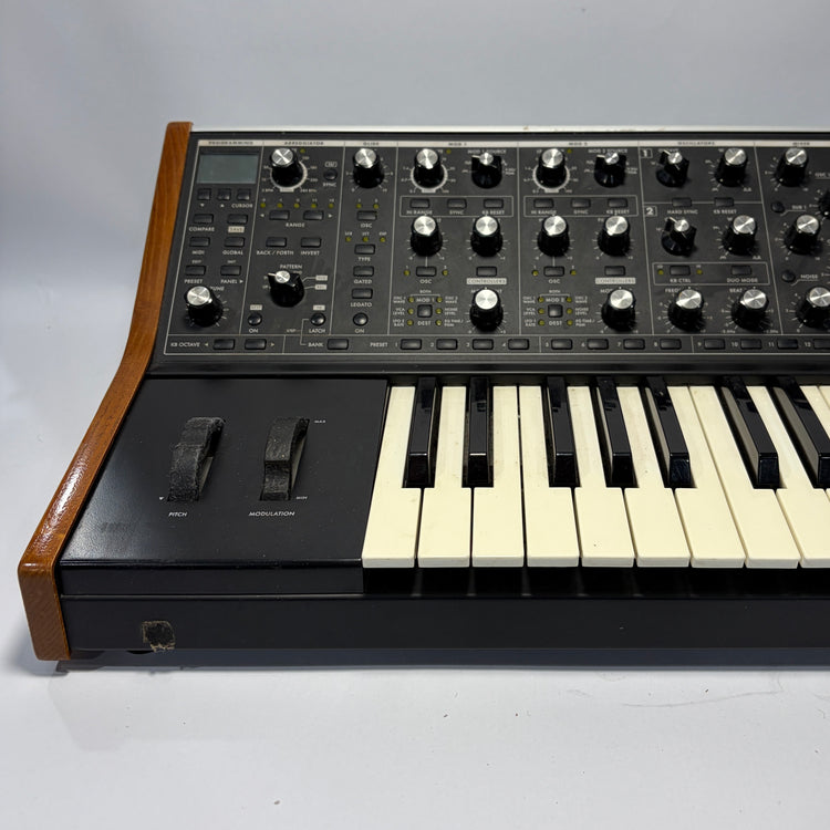 Moog Sub 37