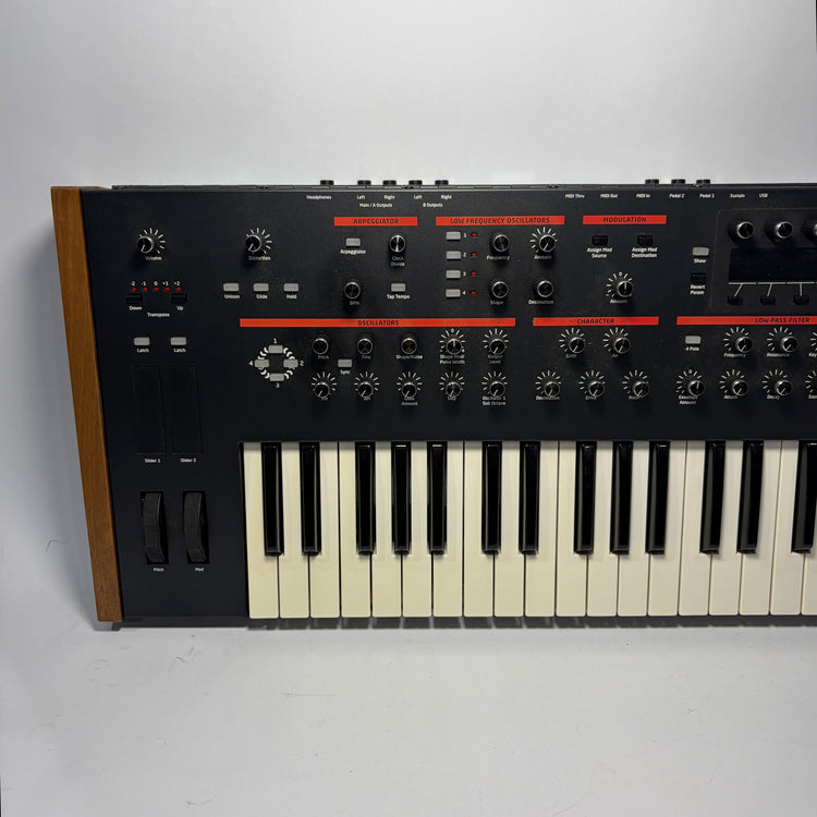Dave Smith Instruments Prophet 12 61-Key 12-Voice Polyphonic Synthesizer w/ Travel Case