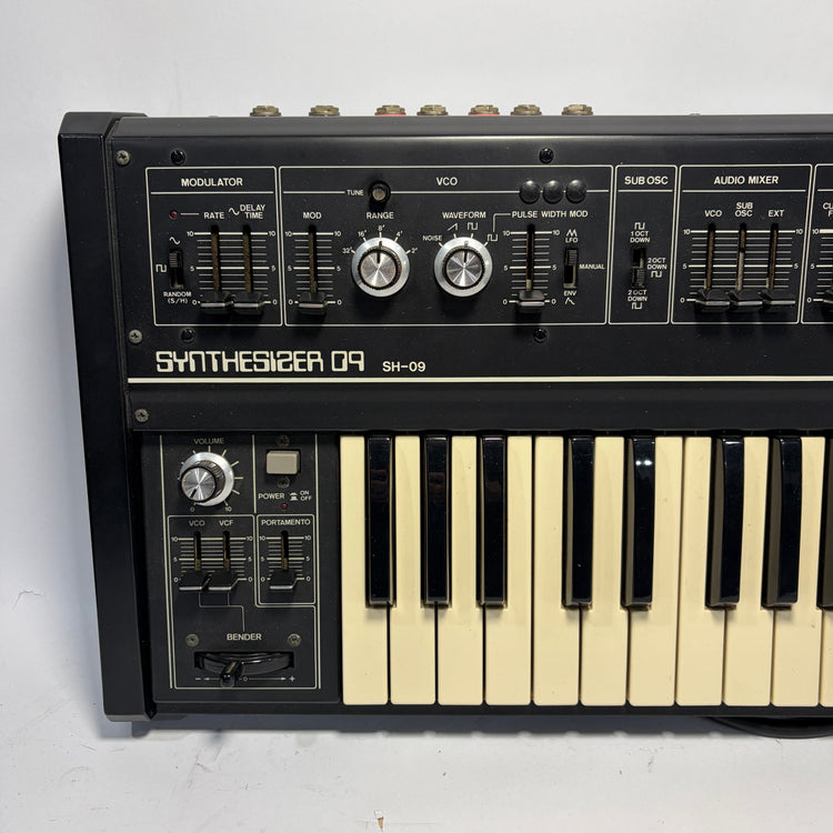 Roland SH-09
