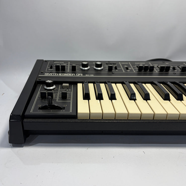 Roland SH-09