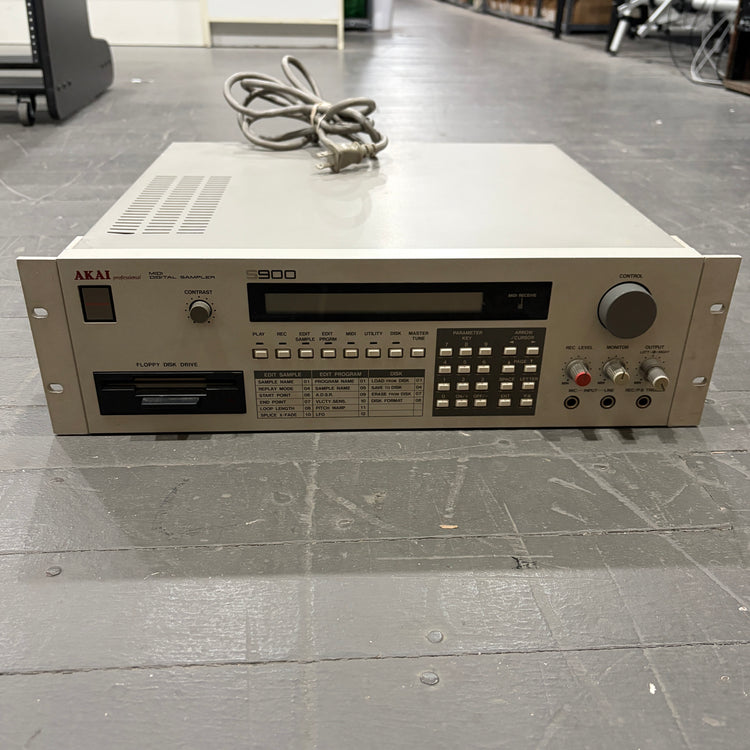 Akai S900 Rackmount Sampler (see description)