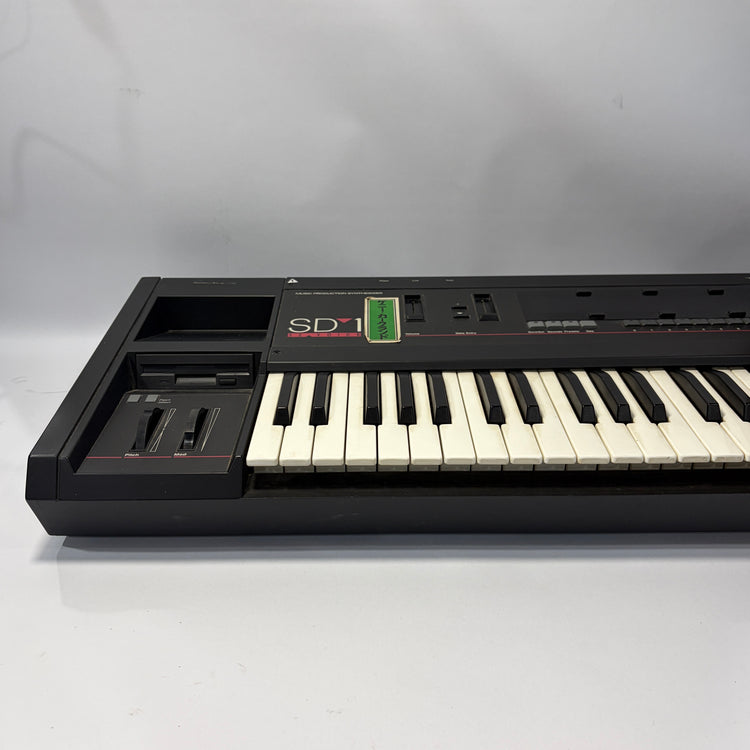 Ensoniq SD-1 32 Voice Synthesizer