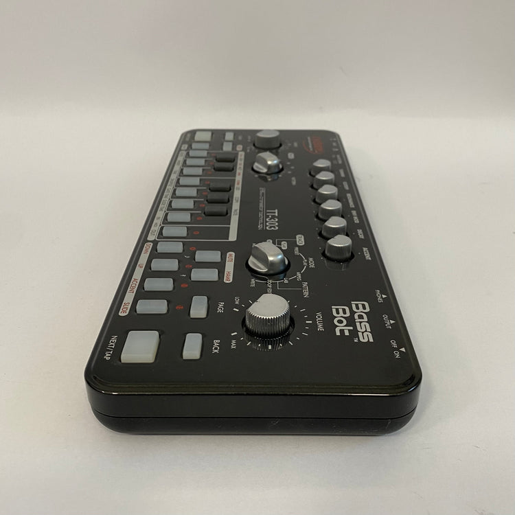 Cyclone Analogic Bass Bot TT-303 V2 with Case and Decksaver