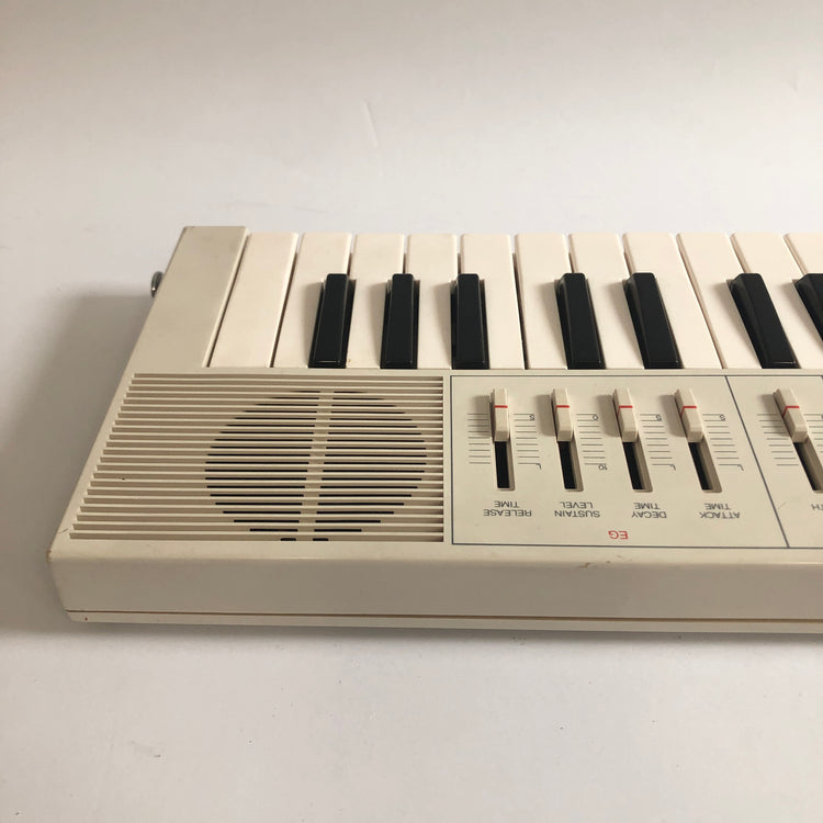 Used Yamaha CS01 Monophonic Synthesizer - White