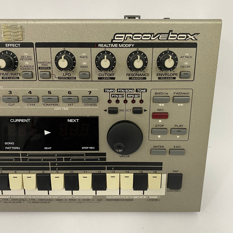 Roland MC-303 Groovebox