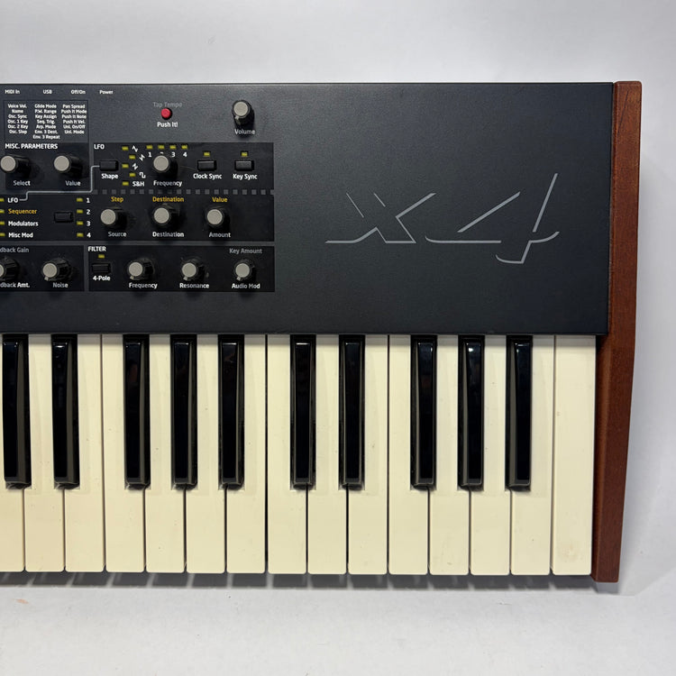 Dave Smith Instruments Mopho x4