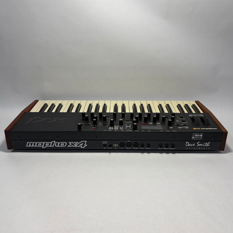 Dave Smith Instruments Mopho x4