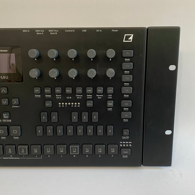 Elektron Analog Four MKII with RMK-3b Rackmount Kit