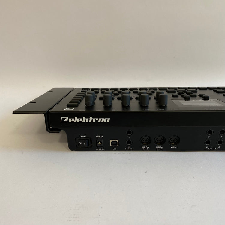 Elektron Analog Four MKII with RMK-3b Rackmount Kit