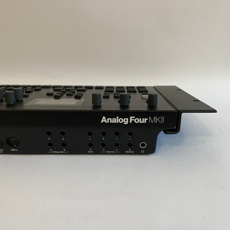 Elektron Analog Four MKII with RMK-3b Rackmount Kit