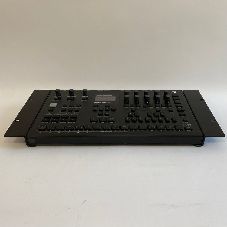 Elektron Analog Four MKII with RMK-3b Rackmount Kit