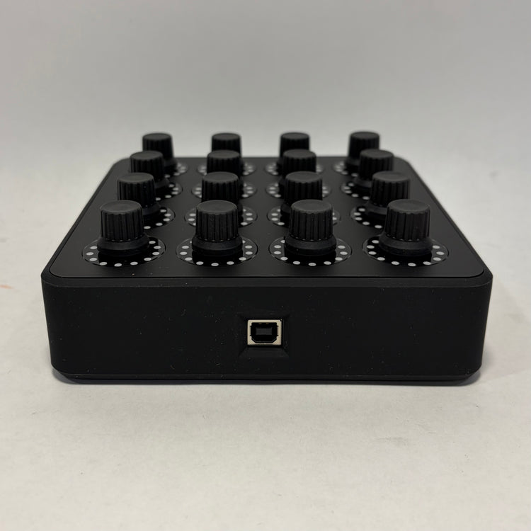 DJ Tech Tools Midi Fighter Twister