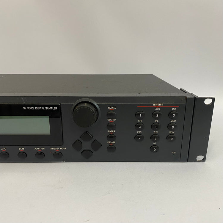 E-MU Systems ESI-32 Rackmount Multitimbral Sampler
