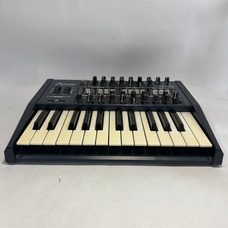 Arturia MiniBrute