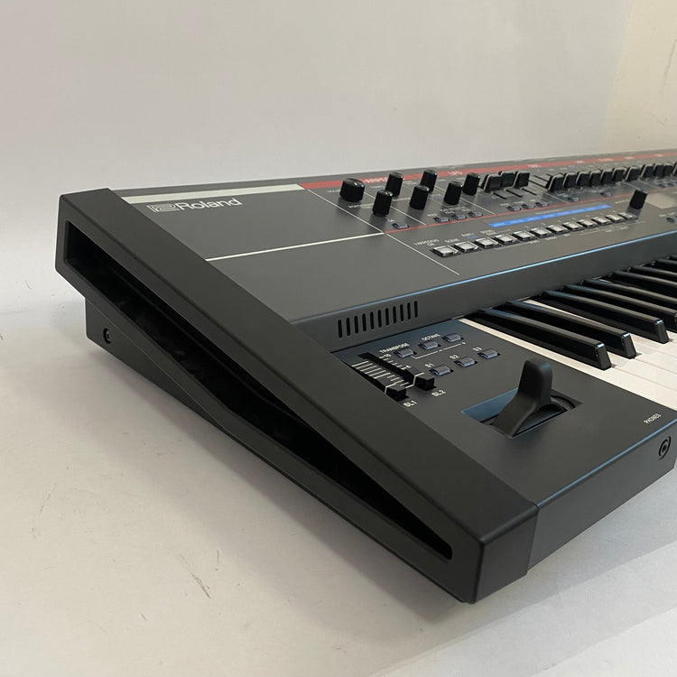 Roland JUNO-X Programmable Polyphonic Synthesizer