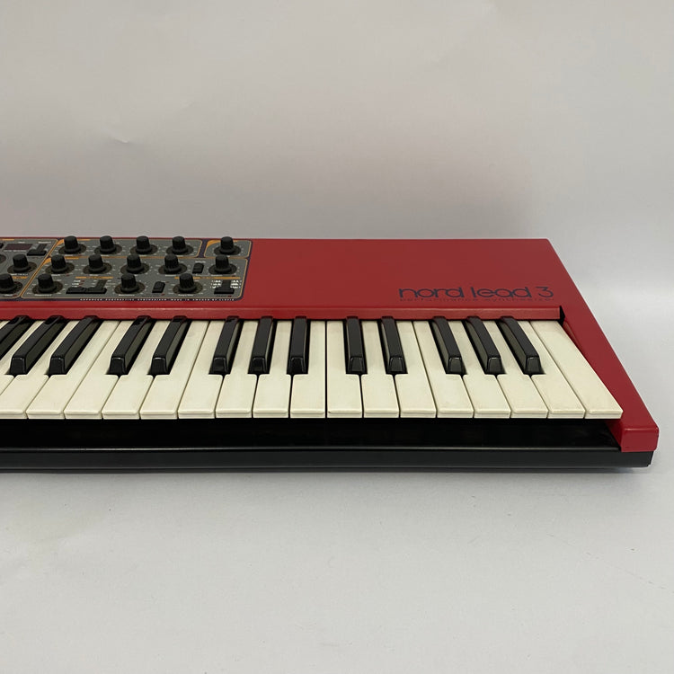 Nord Lead 3 49-Key 24-Voice Polyphonic Synthesizer w/ Nord Travel Bag