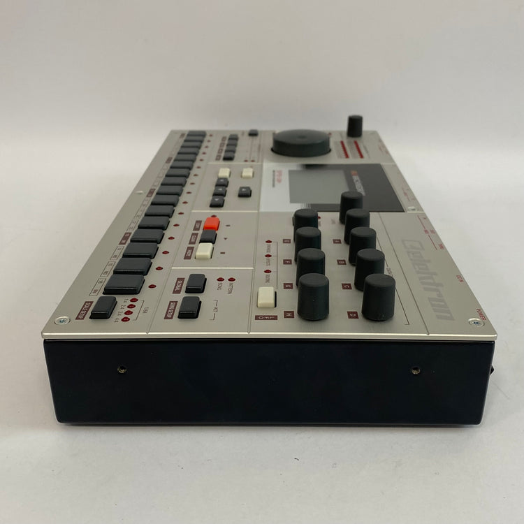 Elektron Machinedrum SPS-1UW+ MKII with Decksaver Cover