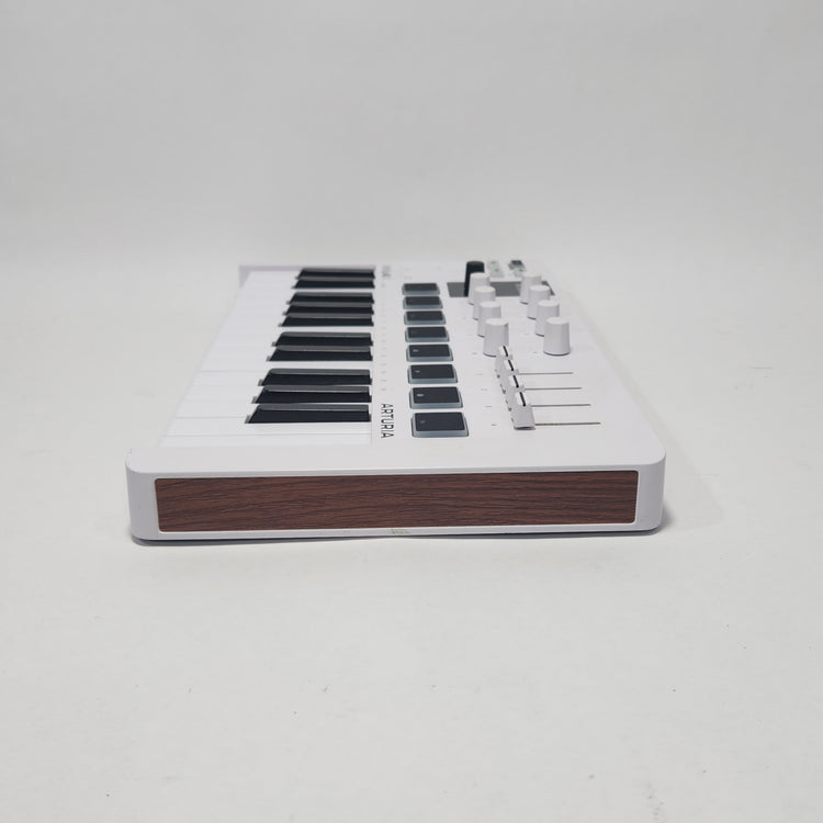 Arturia Minilab 3