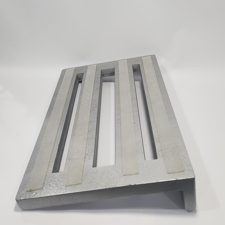 DIY Wooden Pedalboard - Grey