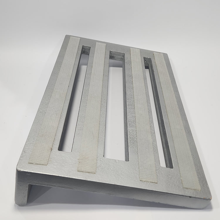 DIY Wooden Pedalboard - Grey