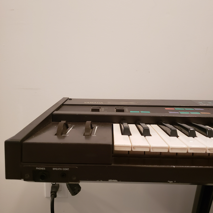 Yamaha DX7 with Grey Matter Response E!