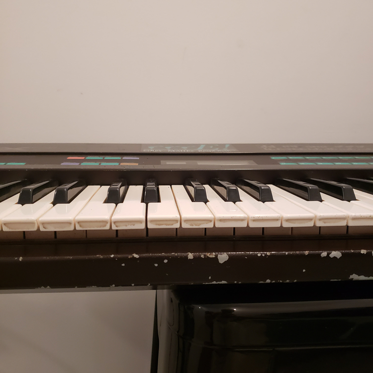 Yamaha DX7 with Grey Matter Response E!