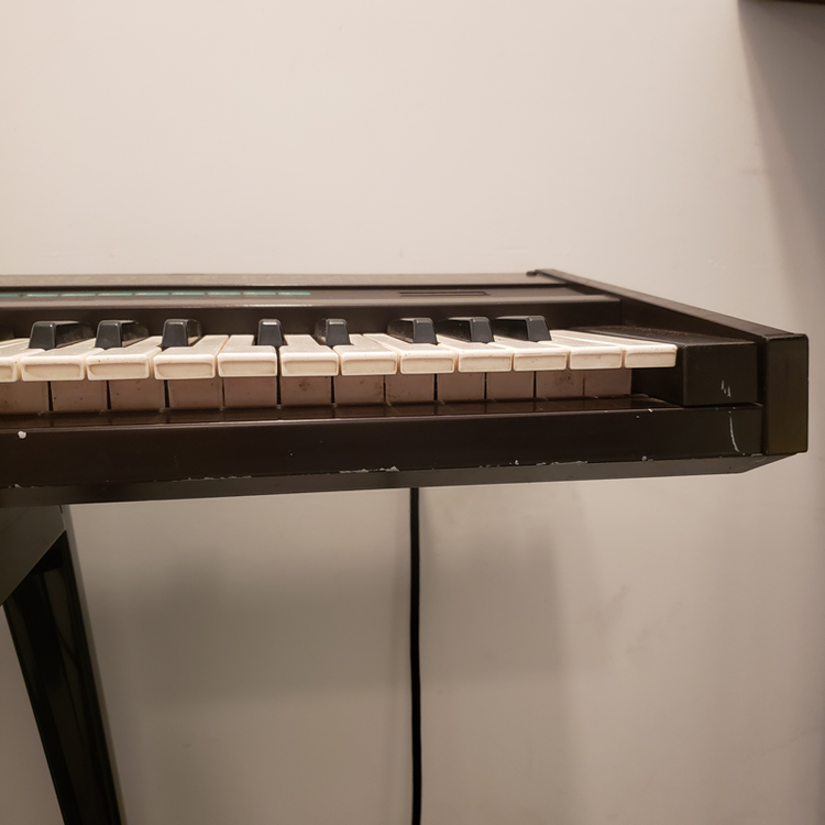 Yamaha DX7 with Grey Matter Response E!