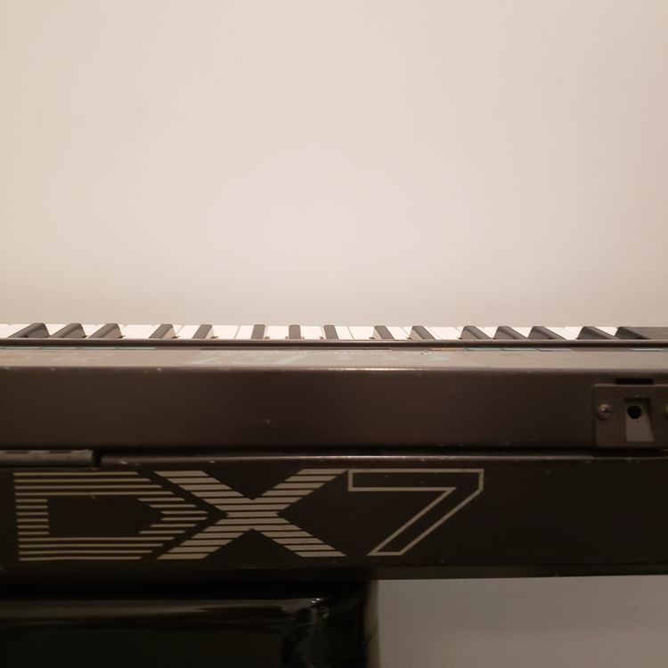 Yamaha DX7 with Grey Matter Response E!