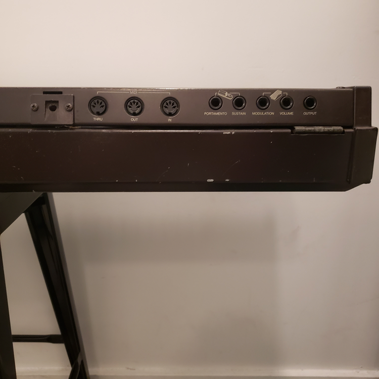 Yamaha DX7 with Grey Matter Response E!